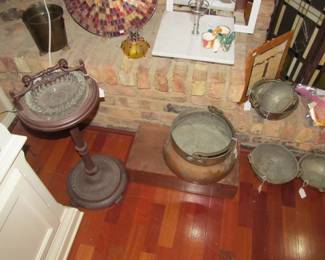 Antique metal ash tray w/ insert