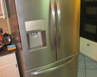 Frigidaire Eventemp refrigerator stainless steel side-by-side. (LFHGB2751TF7)