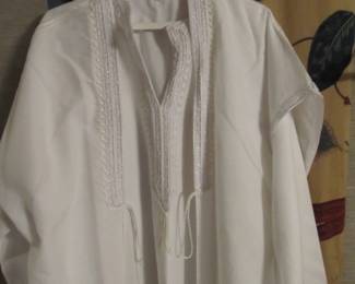 Men’s white tunic abaya cape and robe.