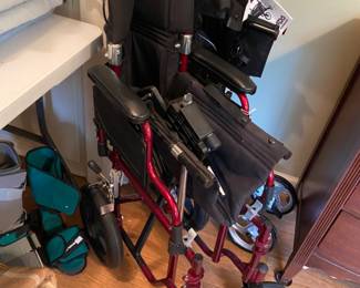 Transport wheelchair