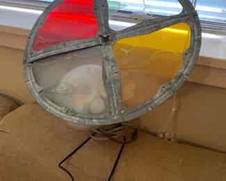 Yes that is a vintage color wheel and no we don't have the tree. 😢