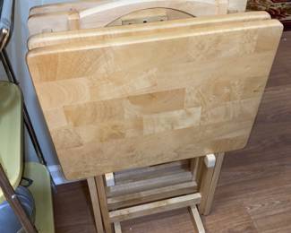 Folding wood TV trays