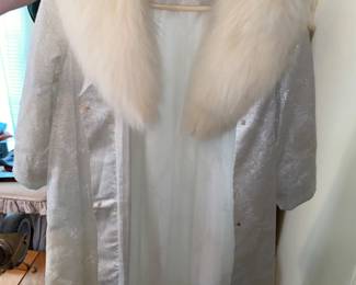 Sweet lightweight evening jacket with fur collar