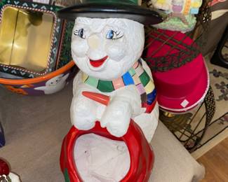 This little ceramic snowman is so stinking cute. I accidentally broke his nose off but that aint nothing a little E6000 can't take care of.