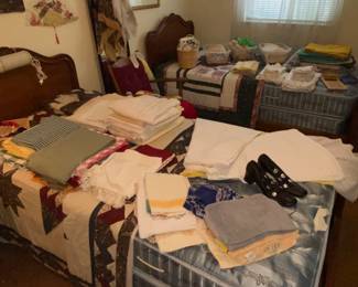 We have a PAIR of twin beds yall!