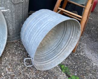 Antique rounded bottom washtub