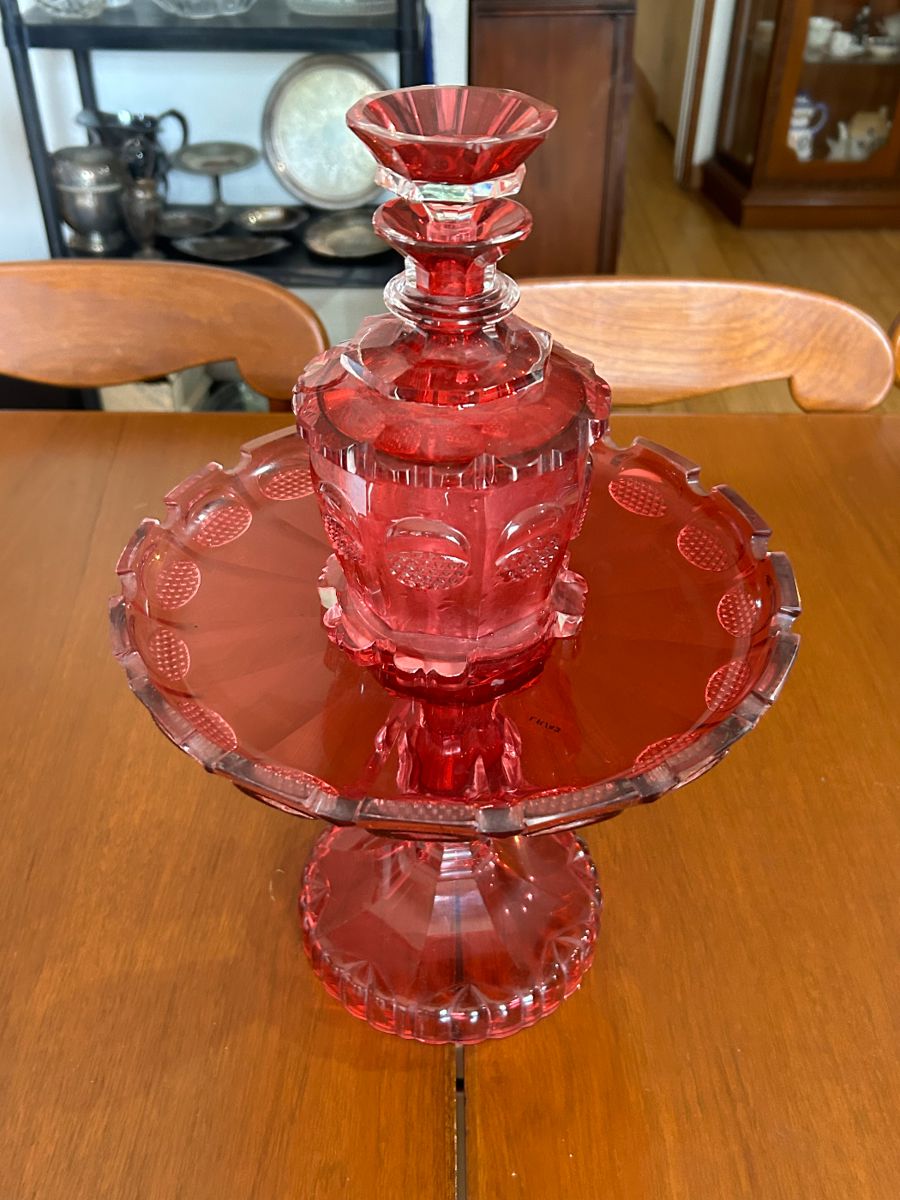 Beautiful , vintage , hostess centerpiece.