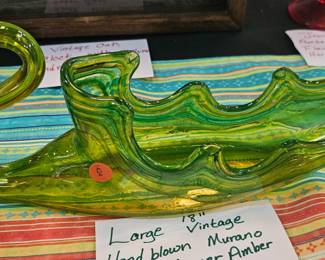 VINTAGE HAND-BLOWN GLASS SWAN