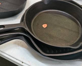 CAST IRON SKILLETS