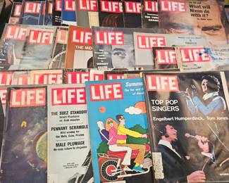 LOT OF VINTAGE LIFE MAGAZINES