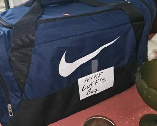 NIKE DUFFLE BAG