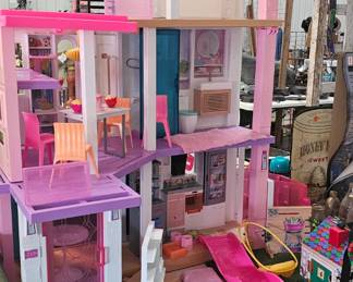 DOLL HOUSE TOY