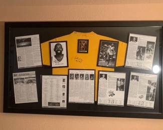 WSU framed memorabilia. Antoine Carr signed pictures and t shirt. 30x51
