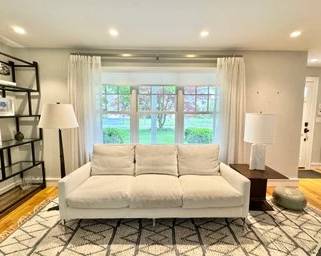 Lee INDUSTRIES SOFA IN WONDERFUL CONDITION