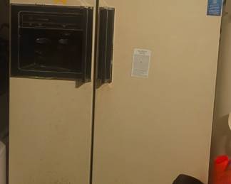 Working refrigerator (in garage)