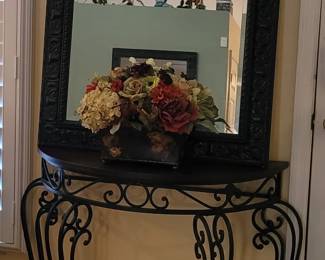 Wall mirror / Half moon table