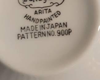 Fukagawa China service for 12 plus serving pieces (over 90 pieces)