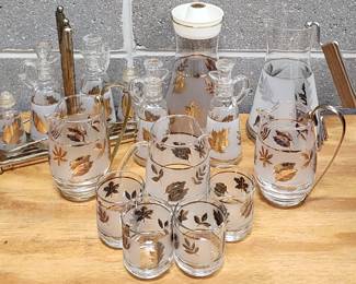 There will be lots of silver leaves and gold leaves dishes and bar ware!