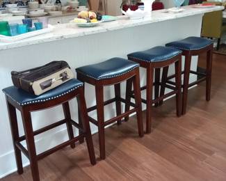 Great leather seat bar stools 
