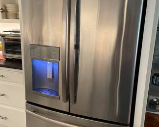 GE Profile Refrigerator 70 x 36 x28