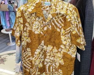 $40 Saturday KAHALA Vintage shirt 