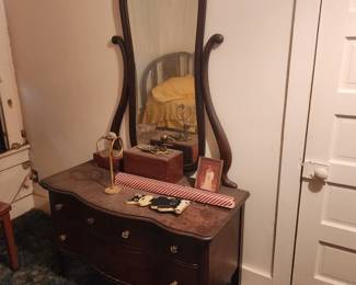 Antique chest w/mirror