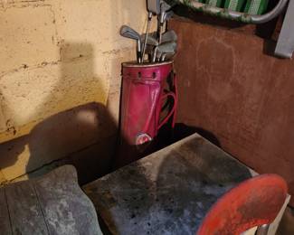 Old golf clubs w/bag