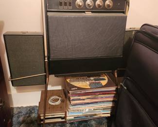 Sylvania Exponent 4/40 stereo, speakers and stand, LP's