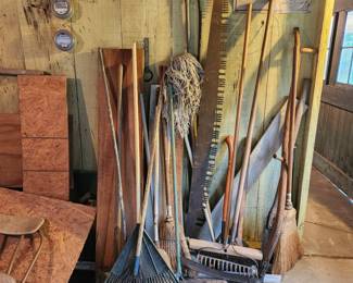 Yard tools, cross-cut saw