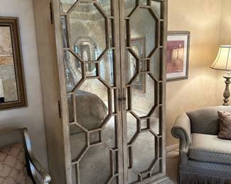 ARTIFACTS INTERNATIONAL Mondrian Armoire