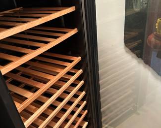 Danby SILHOUETTE Wine Cooler