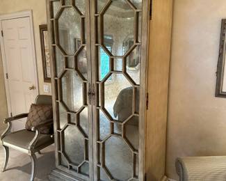 ARTIFACTS INTERNATIONAL Mondrian Armoire