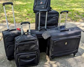 Very nice luggage - pieces sold invidually.