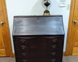 View of Secretary closed.