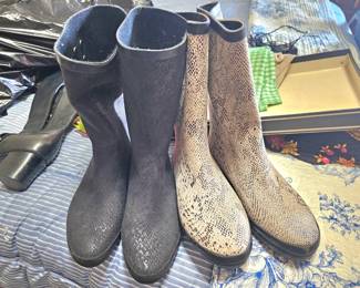 fashionable rainboots, size 7