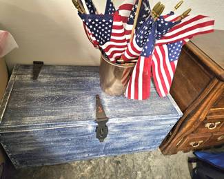 Great small toy or display trunk