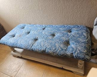 what a cute bench idea