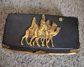 " Three King's Men " music box, also contain the golden Liquid  