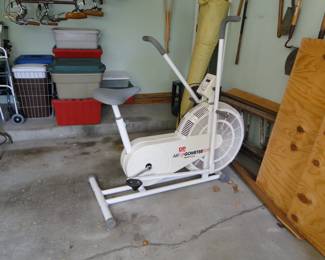 Storage containers, and exercise equipment