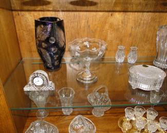 An extremely nice assortment of fine quality crystal pieces