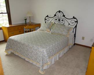 Beautiful queen bed