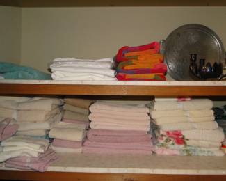 Large bath towels, small hand towels, and wash cloths