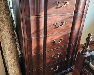 Bernhardt chest of drawers