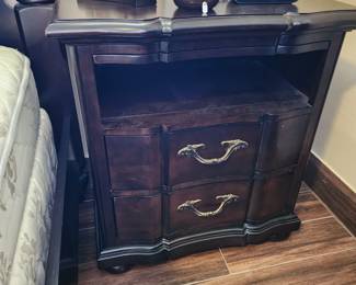 Bernhardt nightstand - there are two nightstands with this suite