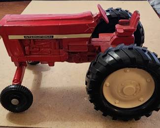 International die-cast tractor
