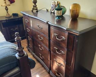 Bernhardttriple dresser