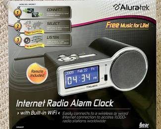Aluratek Internet Radio Alarm Clock