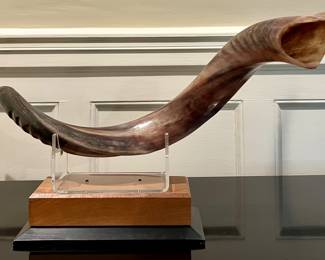 Shofar on Stand