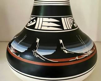 Hand Painted Naatsilid Pottery 