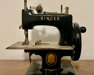 Vintage Singer Sewing Machine